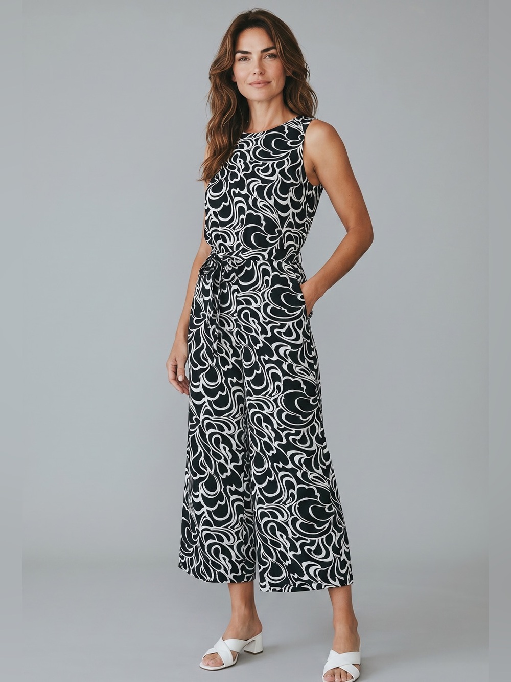 Sleeveless Black & White Printed Wide Leg Jumpsuit Loft size LP petite